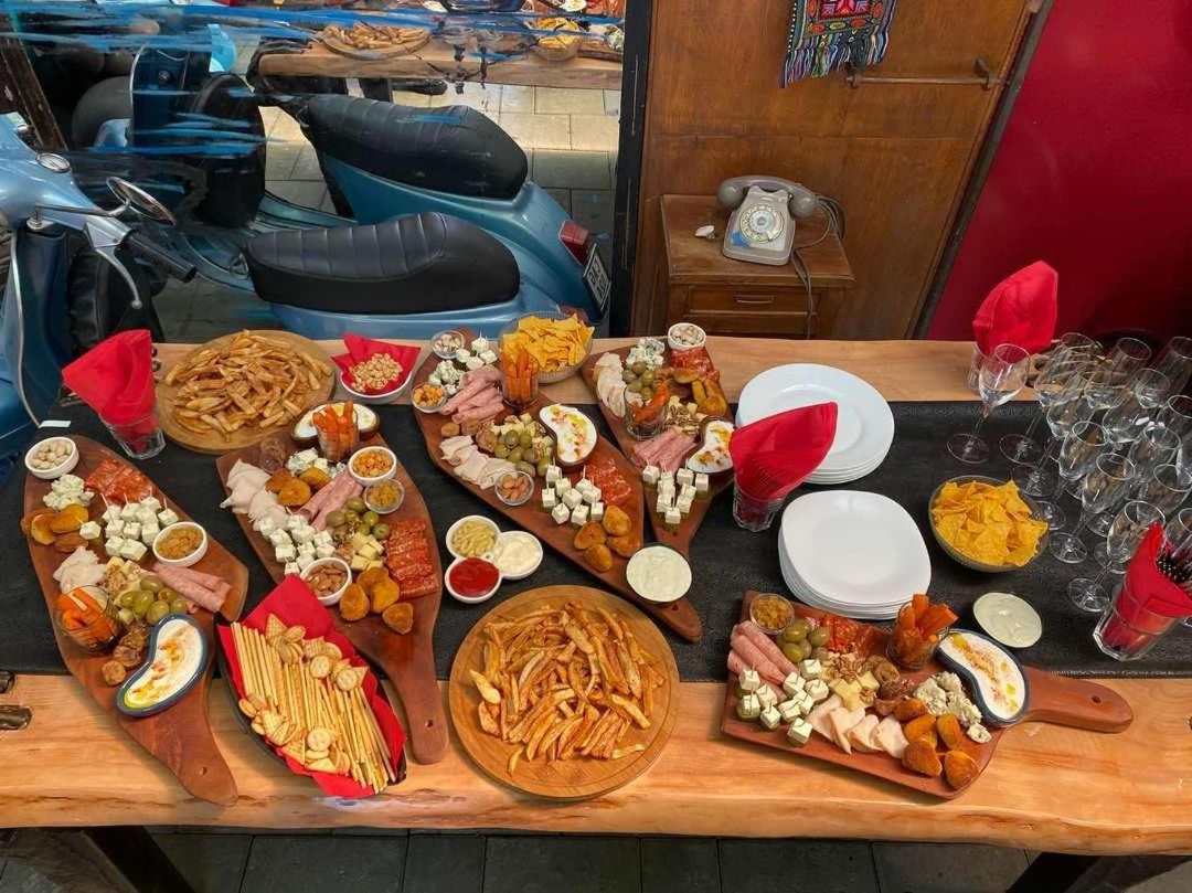 Divina Hostel Tiran Dış mekan fotoğraf