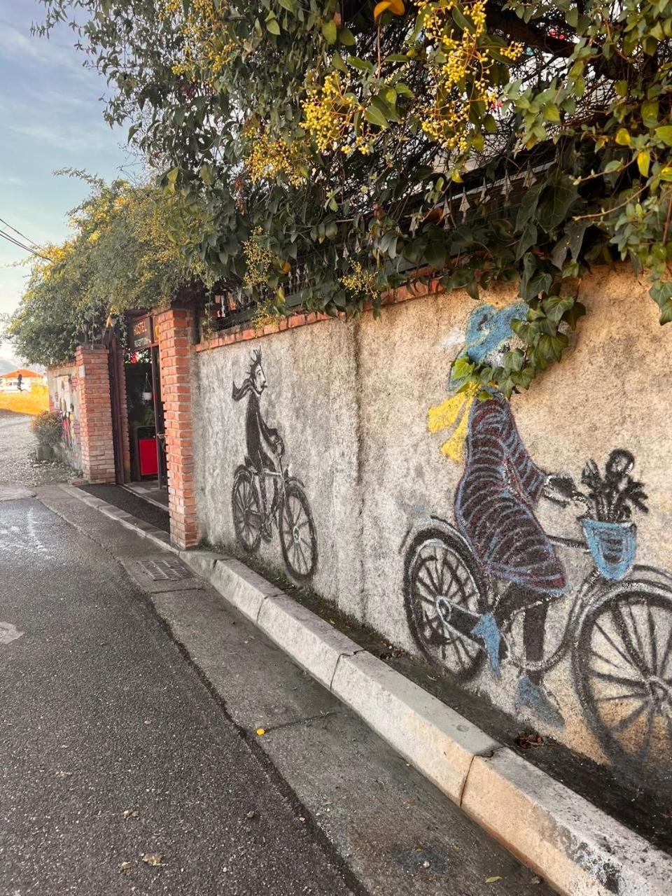 Divina Hostel Tiran Dış mekan fotoğraf