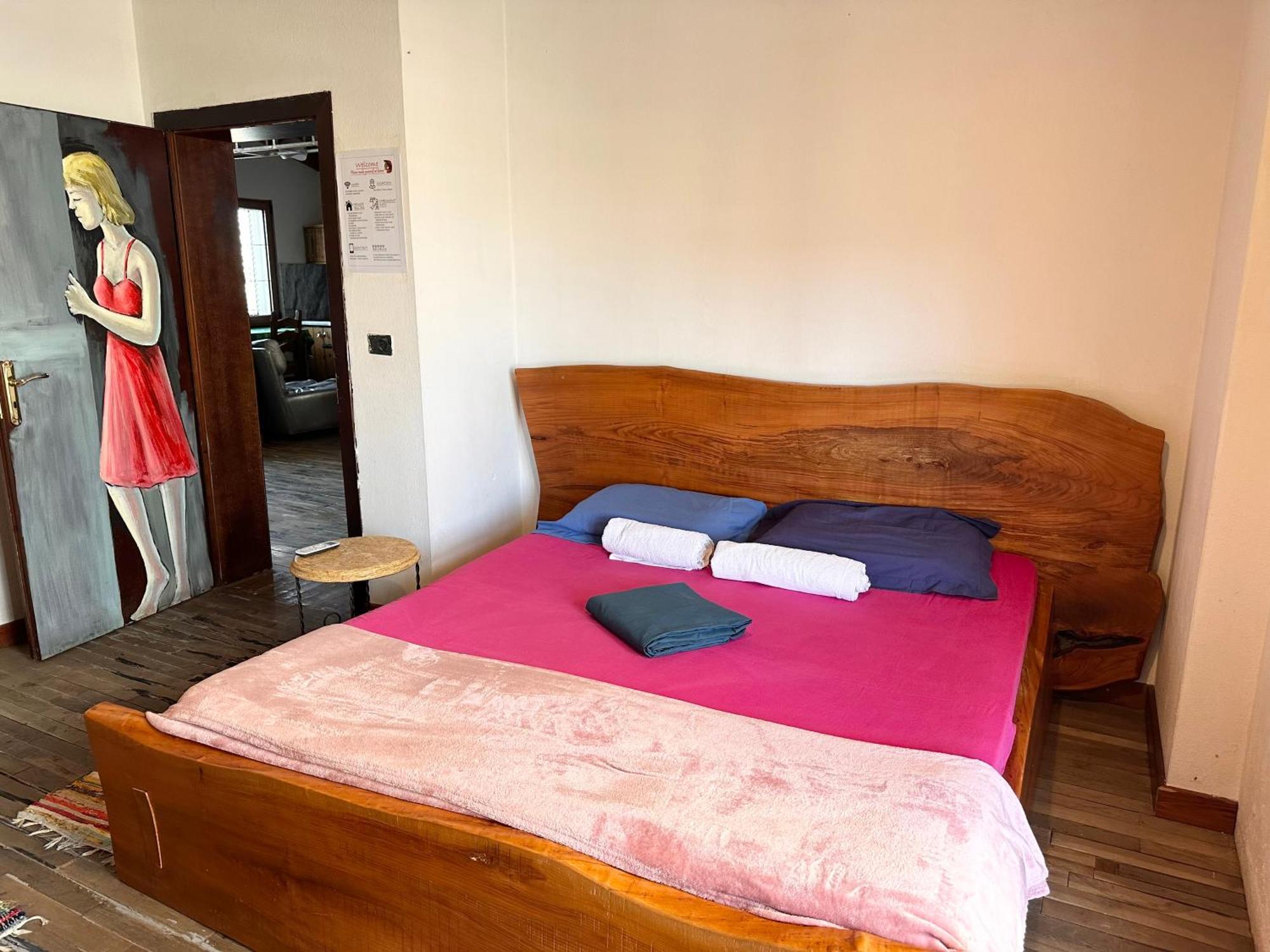 Divina Hostel Tiran Dış mekan fotoğraf