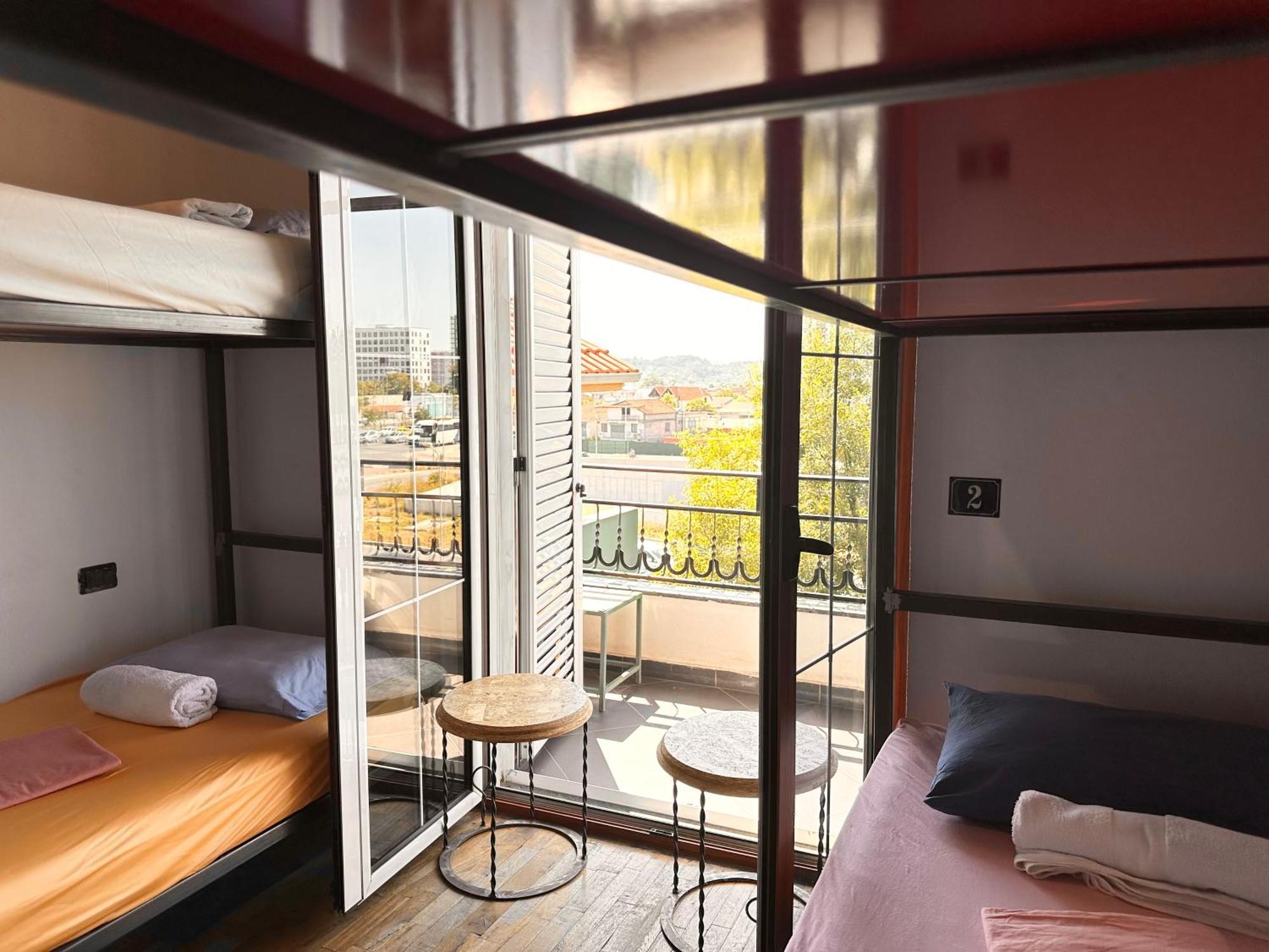 Divina Hostel Tiran Dış mekan fotoğraf