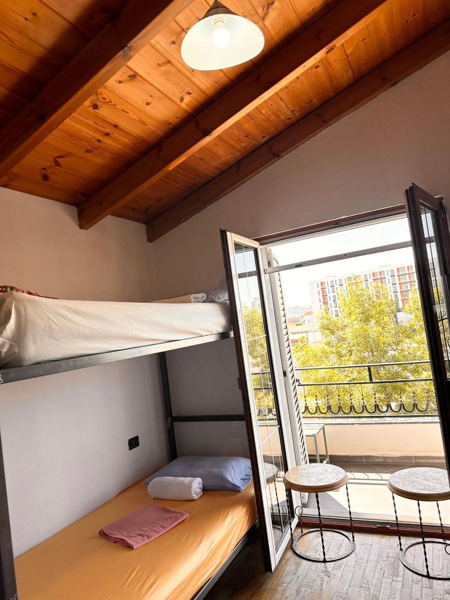 Divina Hostel Tiran Dış mekan fotoğraf